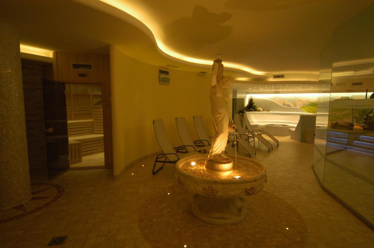 Hotel Baita Montana Livigno Kültér fotó